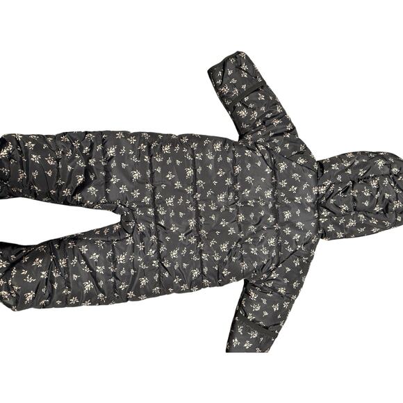 Jessica Simpson Baby Snowsuit size 6-9 Months Zip Front - Picture 8 of 9